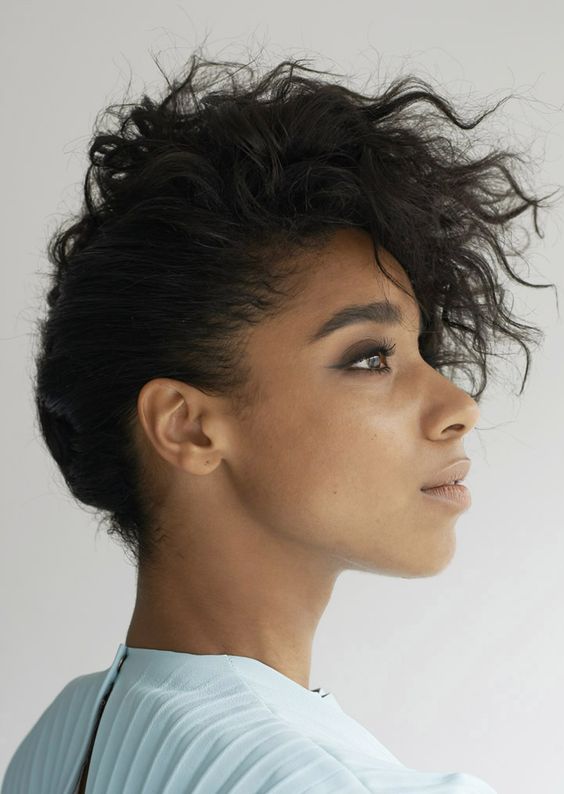 Corte de cabelo curto para mulheres negras