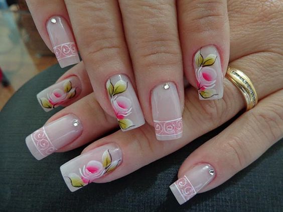 Modelos de Unhas decoradas com Flores