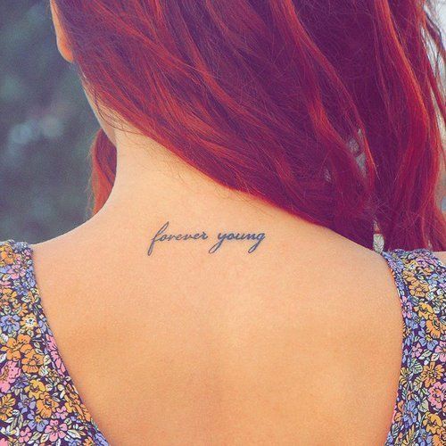 tatuagens escritas femininas delicadas